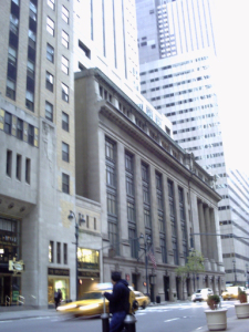 BXH Bank building, Manhattan, vehicle entrance visible under the arch. Image © LP O’Bryan